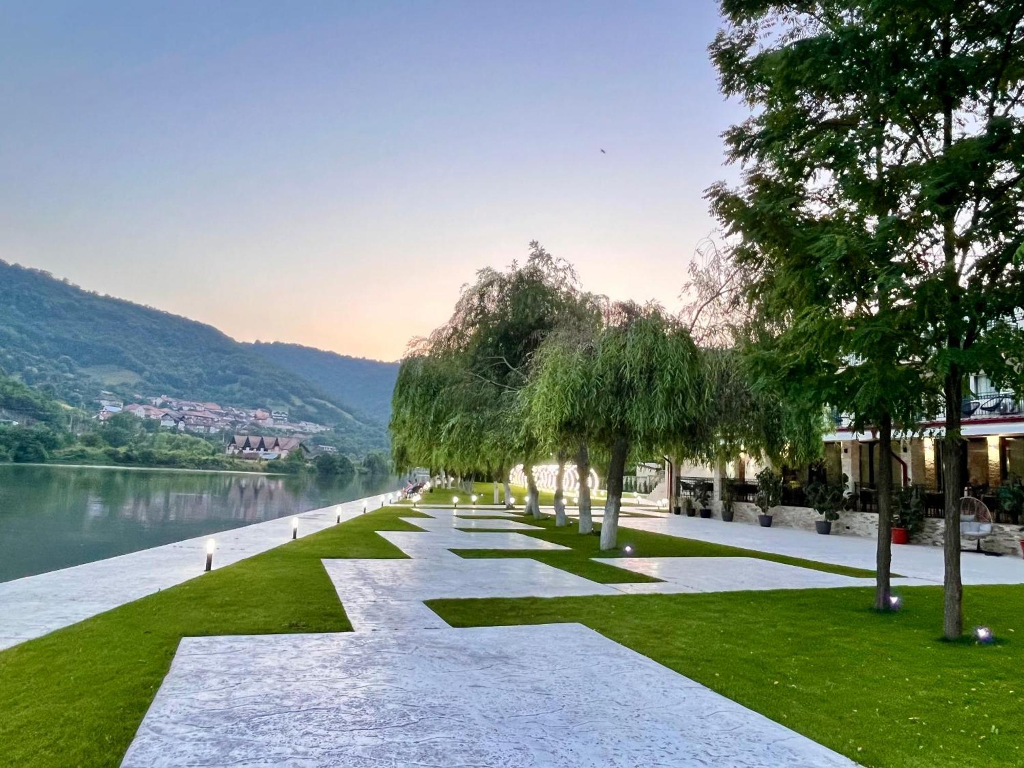 Vega Resort Restaurant & Lodge Orsova Kültér fotó