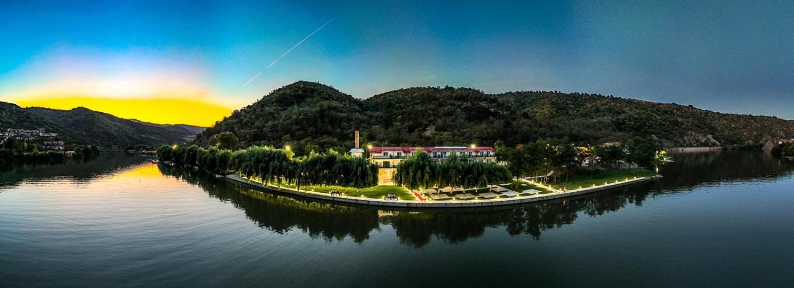 Vega Resort Restaurant & Lodge Orsova Kültér fotó