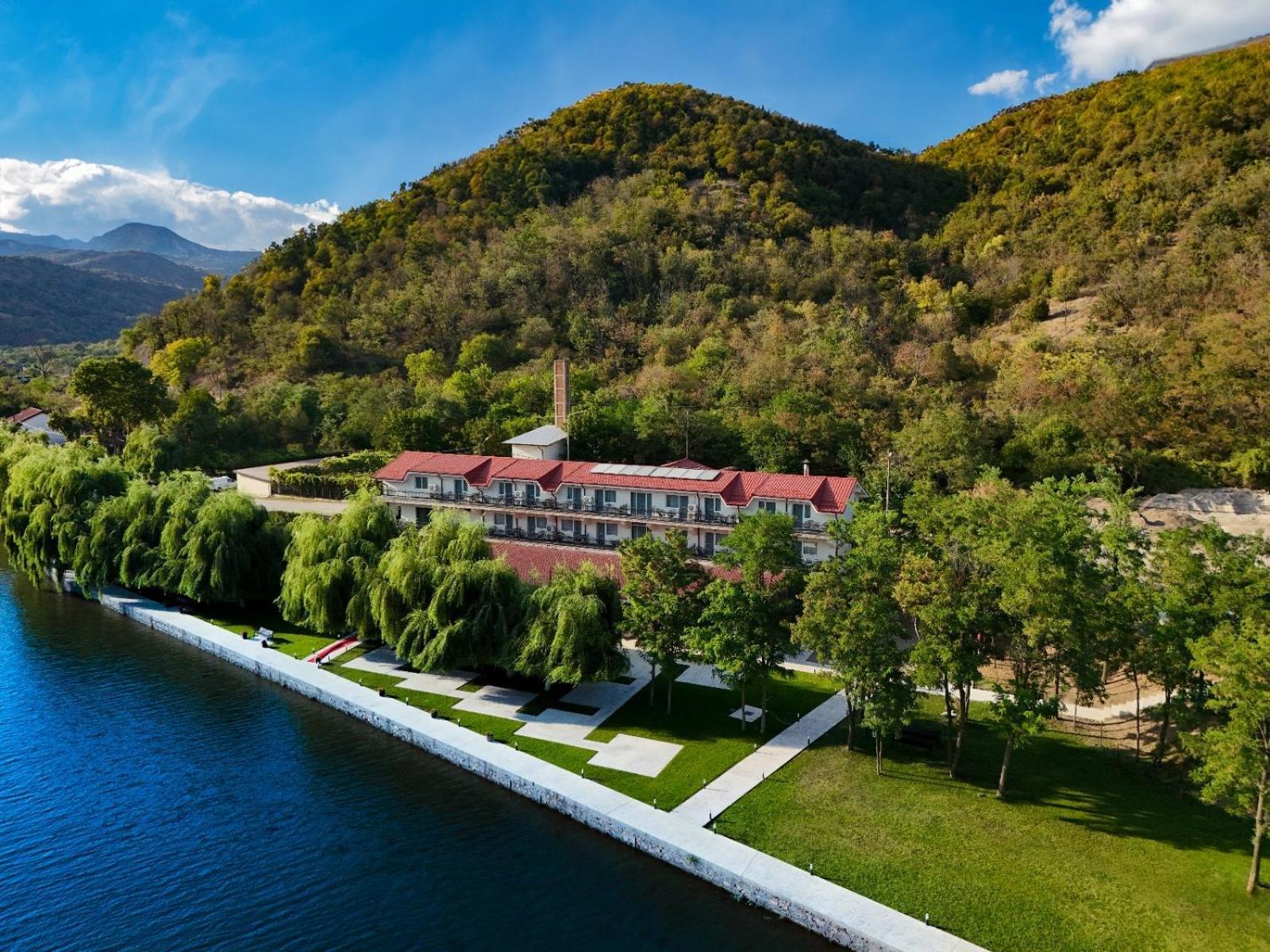 Vega Resort Restaurant & Lodge Orsova Kültér fotó