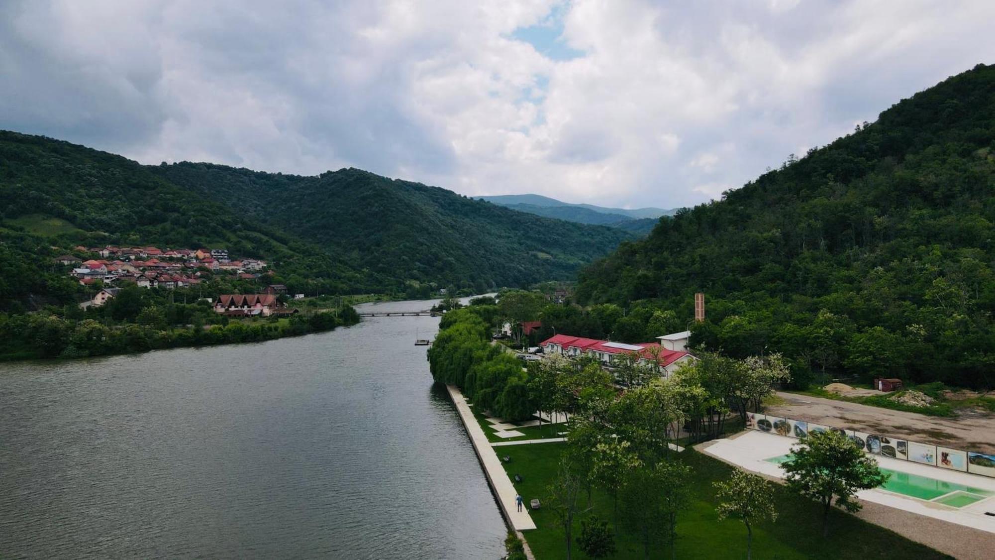 Vega Resort Restaurant & Lodge Orsova Kültér fotó